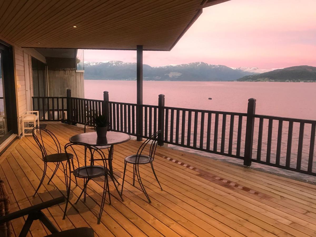 Panoramaresort In Hardangerfjorden Leilighet I Sjokanten Ved Hardangerfjorden For 7 Personer Boat , Sauna,Kajak, Sup For Rent Øystese エクステリア 写真